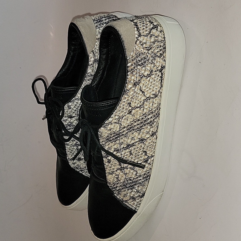 COLE HAAN WOMEN'S GRANSPRO SPECTATOR SNEAKERS - Picture 4 of 15